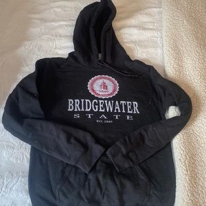 BRIDGEWATER STATE sweatshirt🤍